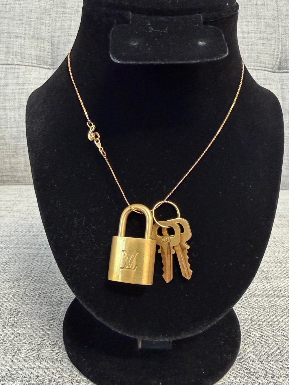 ✨Authentic Louis Vuitton Brass Padlock #303 + 2 Keys | Polished Like New✨